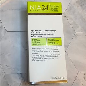 NIA24 Pro-Niacin Age Recovery Décolletage Hands